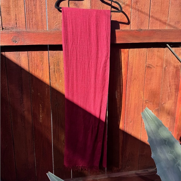 Isabel Marant soft scarf in burgundy - Picture 8 of 10